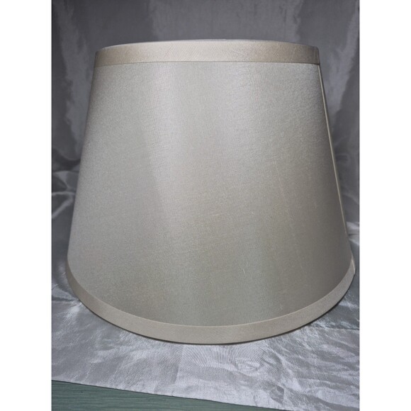 Vintage Restoration Hardware Ivory Silk Drum Roll With Slant Shade 8 1/2" T - Picture 5 of 16